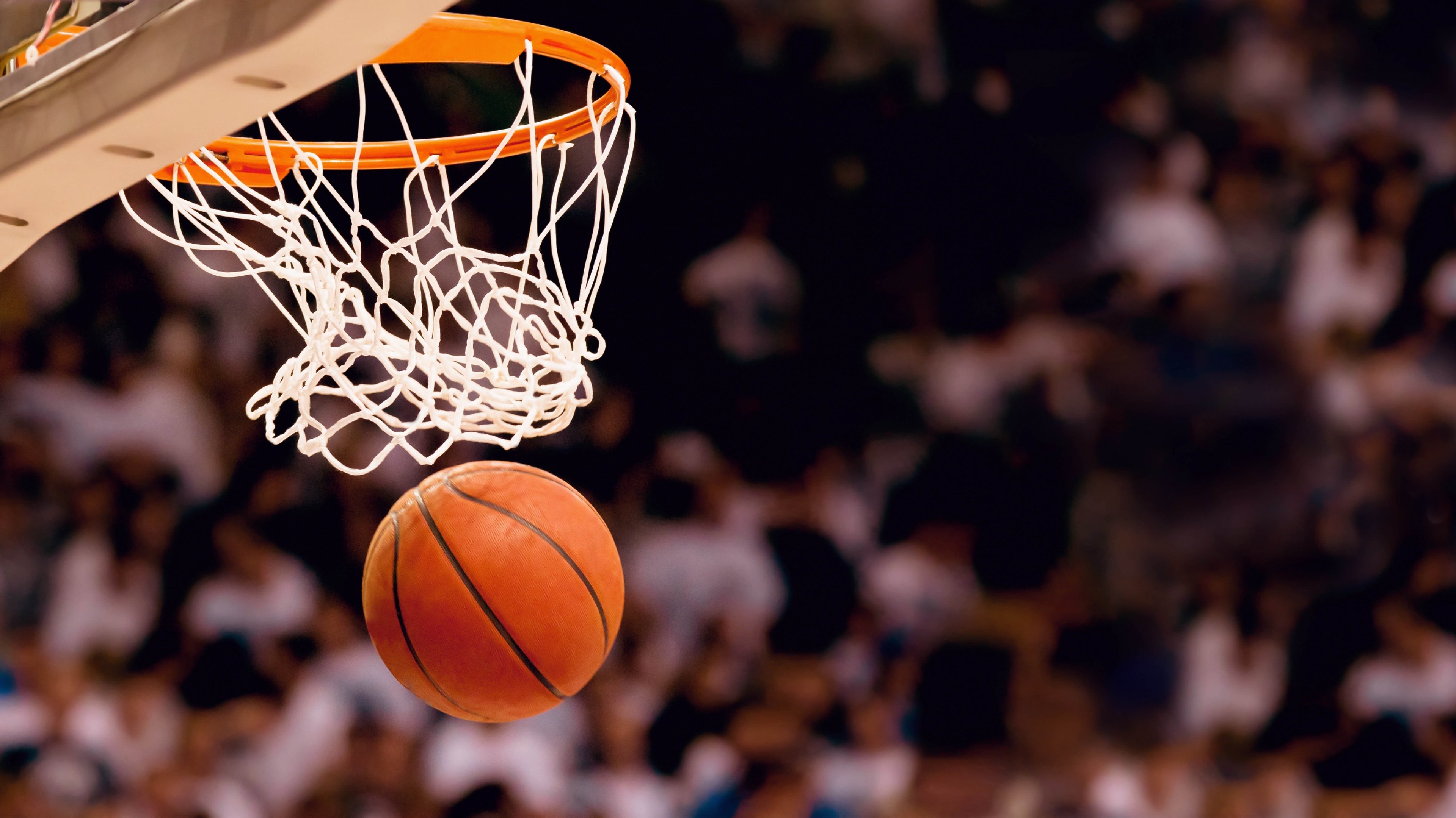 NBA 官方确认：火箭 vs 湖人 G5 的比赛时间将顺延一小时，以照顾西海岸电视转播。